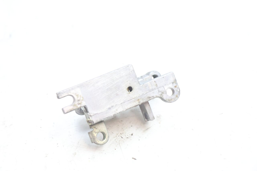photo de FECHADURA DO ASSENTO KYMCO SUPER 8 2T 50 (2007 - 2013) - Outro ângulo de visão