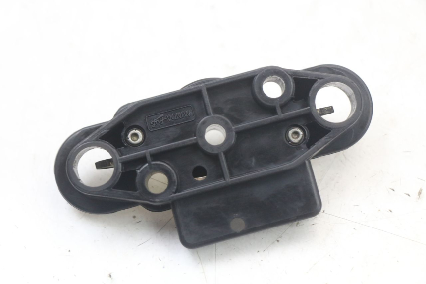 photo de FECHADURA DO BANCO SUZUKI GS F 500 (2004 - 2007) - Outro ângulo de visão