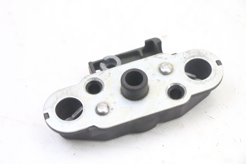 photo de FECHO DO BANCO SUZUKI GSX F GSXF 650 (2007 - 2015) - Detalhe da peça