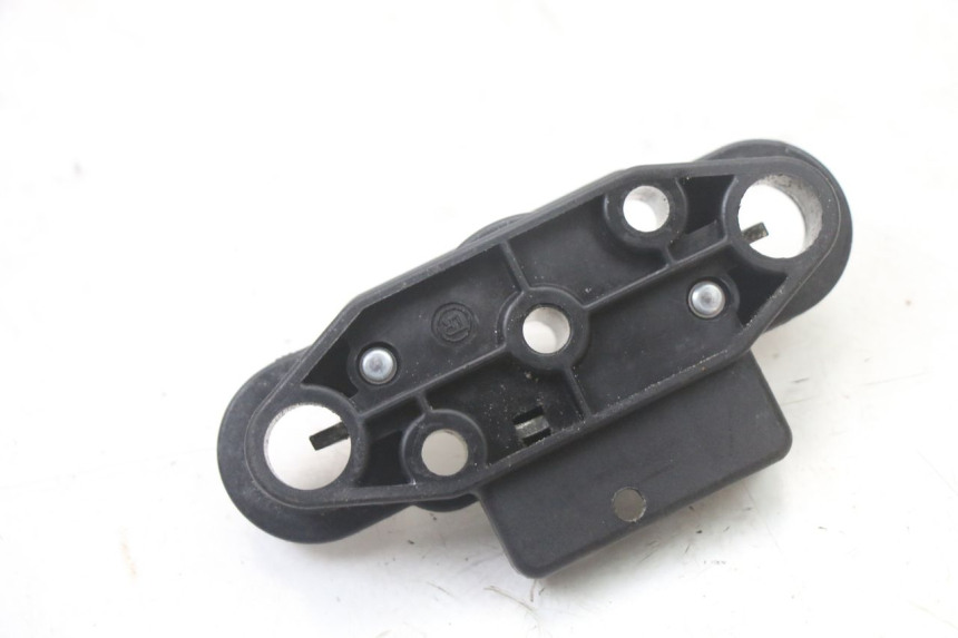 photo de FECHO DO BANCO SUZUKI GSX F GSXF 650 (2007 - 2015) - Zoom do estado de desgaste