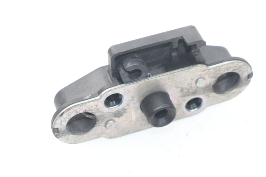 photo de FECHADURA DO BANCO SUZUKI SV S ABS 650 (2003 - 2009) - Detalhe da peça