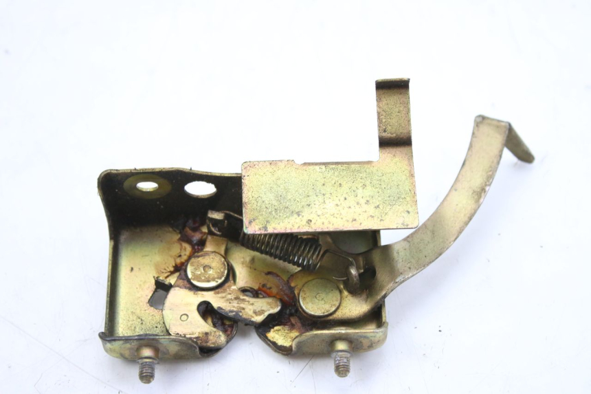 photo de FECHO DO BANCO PEUGEOT SV 125 (1991 - 1994) - Outro ângulo de visão