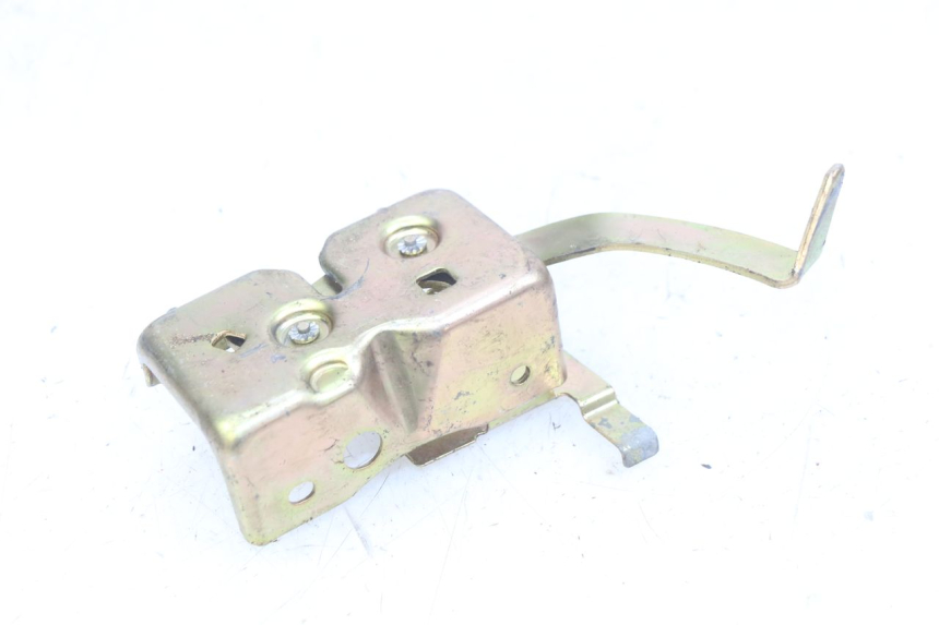 photo de FECHO DO BANCO PEUGEOT SV 125 (1991 - 1994) - Detalhe da peça