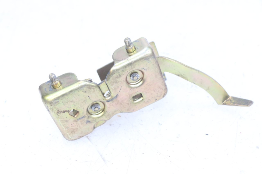 photo de FECHO DO BANCO PEUGEOT SV 125 (1991 - 1994) - Zoom do estado de desgaste