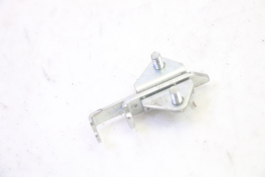 photo de FECHADURA DO BANCO YAMAHA TDM ABS 900 (2002 - 2014) - Zoom do estado de desgaste