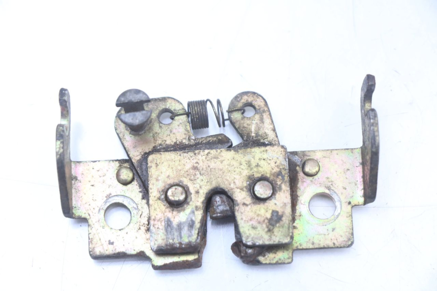photo de FECHADURA DO BANCO PEUGEOT VIVACITY NEW 4T 50 (2008 - 2017) - Detalhe da peça