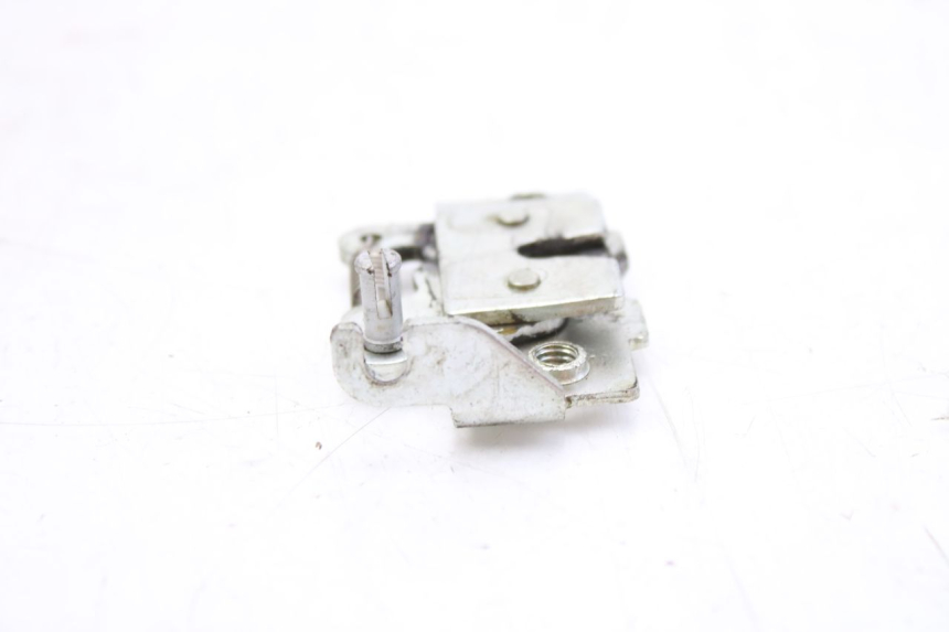 photo de FECHADURA DO BANCO YAMAHA XMAX X-MAX 125 (2006 - 2009) - Outro ângulo de visão