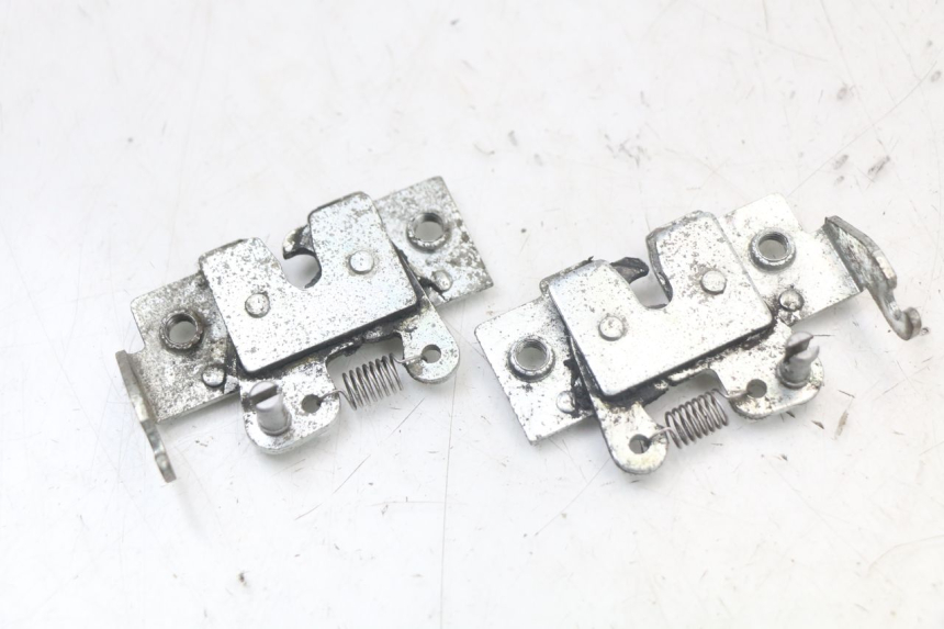photo de FECHADURA DO BANCO YAMAHA X-MAX XMAX 250 (2006 - 2009) - Detalhe da peça