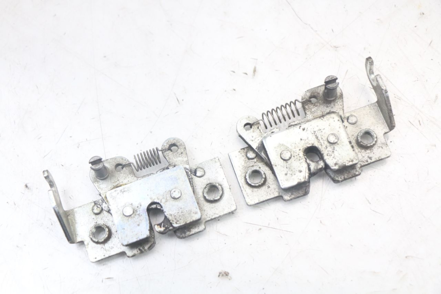 photo de FECHADURA DO BANCO YAMAHA XMAX X-MAX 125 (2006 - 2009) - Detalhe da peça