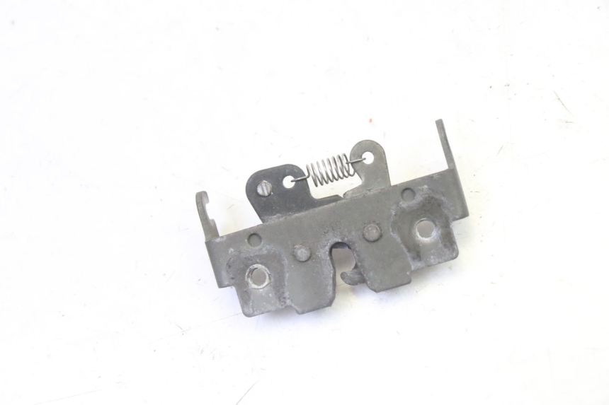 photo de FECHADURA DO BANCO YAMAHA X-MAX XMAX 125 (2010 - 2013) - Zoom do estado de desgaste