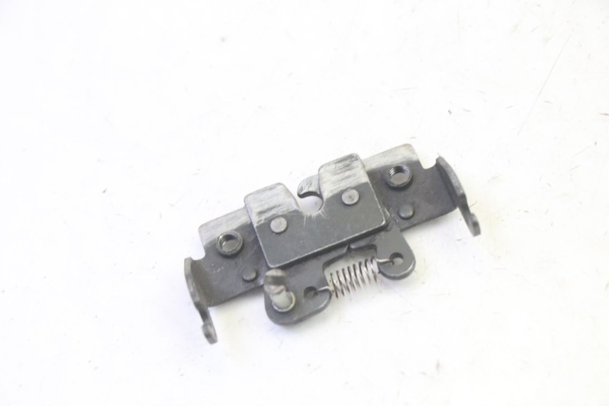photo de FECHADURA DO BANCO YAMAHA X-MAX XMAX 125 (2010 - 2013) - Detalhe da peça