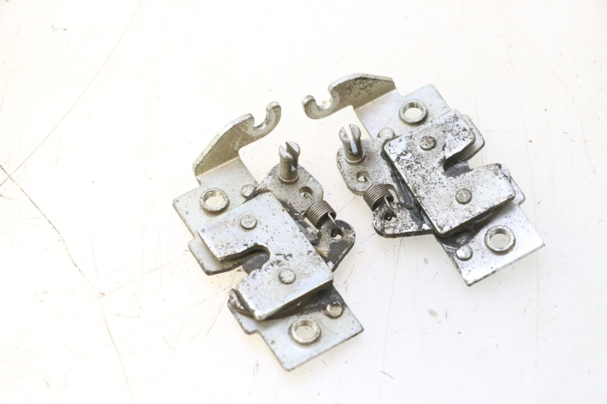 photo de FECHADURA DO BANCO YAMAHA XMAX X-MAX 125 (2006 - 2009) - Ampliação técnica