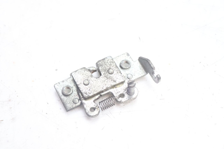 photo de FECHADURA DO BANCO YAMAHA XMAX X-MAX 125 (2006 - 2009) - Detalhe da peça