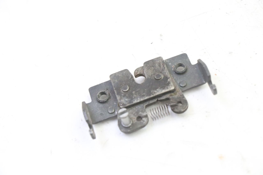 photo de FECHO DO BANCO PIAGGIO X9 EVOLUTION 125 (2003 - 2007) - Detalhe da peça