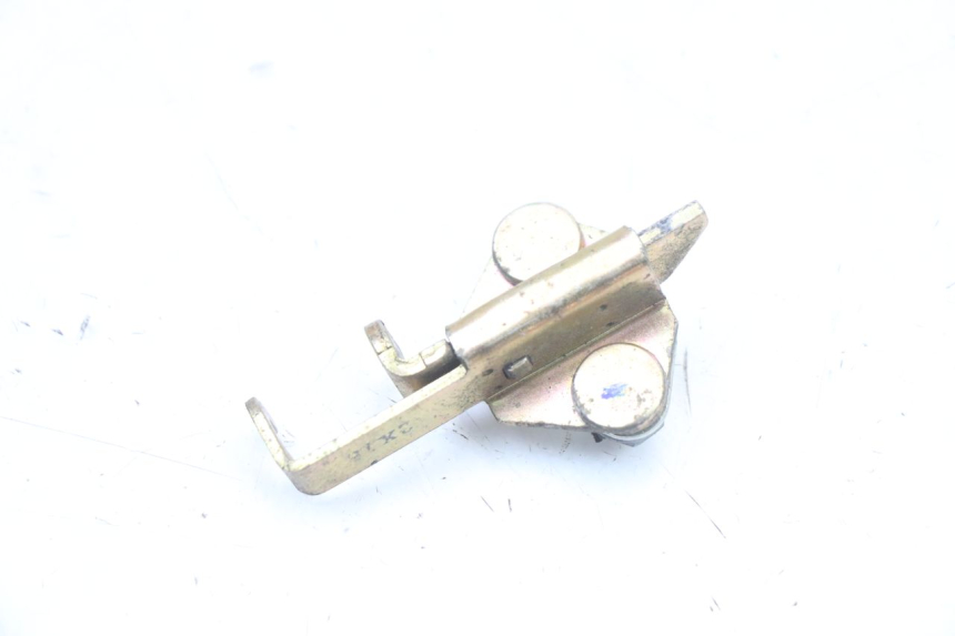 photo de FECHO DO BANCO YAMAHA FZS FAZER 600 (2001 - 2003) - Detalhe da peça