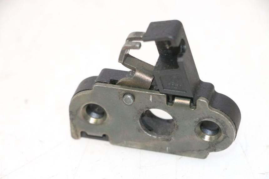 photo de FECHADURA DO BANCO YAMAHA YP MAJESTY 125 (1998 - 2001) - Detalhe da peça