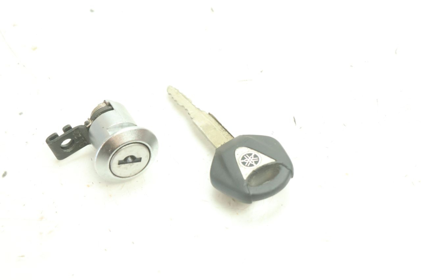 photo de FECHADURA DO ASSENTO YAMAHA YZF R6 600 (2008 - 2009) - Detalhe da peça