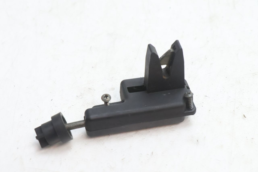 photo de FECHADURA DO BANCO PIAGGIO ZIP 2T 50 (2009 - 2019) - Detalhe da peça