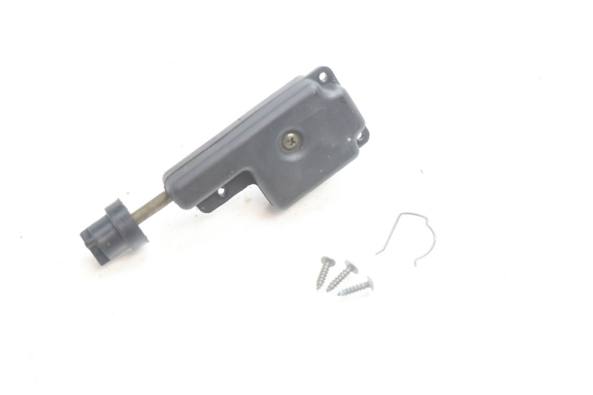 photo de FECHADURA DO ASSENTO PIAGGIO ZIP 4T 50 (2006 - 2017) - Outro ângulo de visão