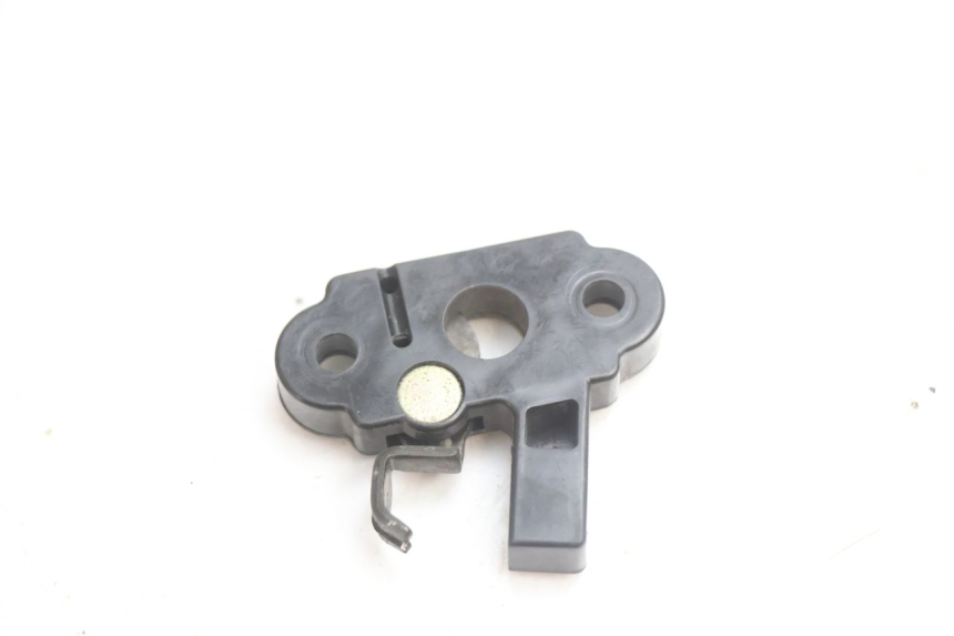 photo de FECHADURA DO ASSENTO KAWASAKI ZX-6R ZX6R 600 (1995 - 1997) - Zoom do estado de desgaste