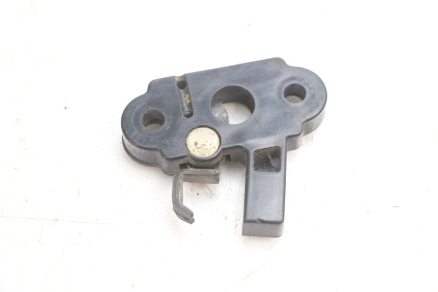 photo de FECHADURA DO ASSENTO KAWASAKI ZX-6R ZX6R 600 (1995 - 1997) - Zoom do estado de desgaste
