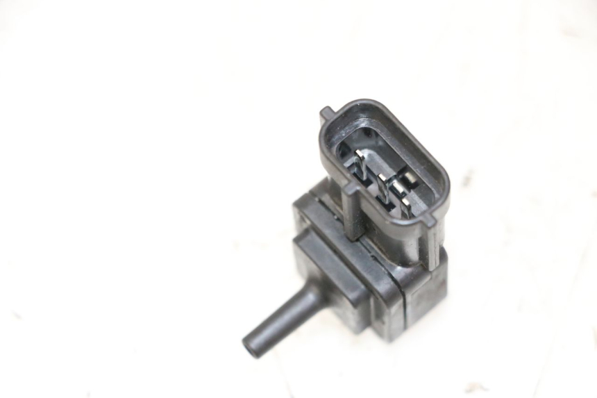photo de SONDA DE PRESSÃO DE AR SUZUKI BURGMAN 125 (2007 - 2014) - Detalhe da peça