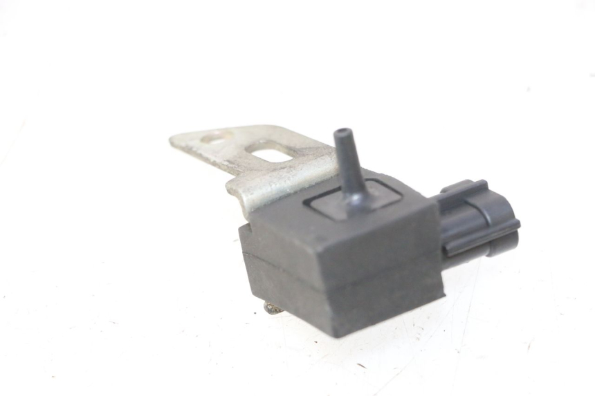 photo de SONDA DE PRESSÃO DE AR SUZUKI BURGMAN 125 (2007 - 2014) - Detalhe da peça