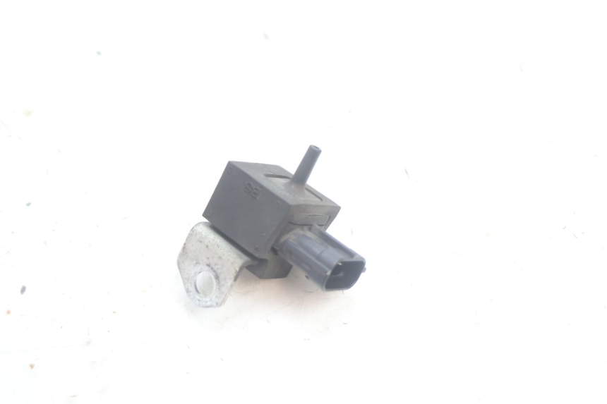 photo de SONDA DE PRESSÃO DE AR SUZUKI BURGMAN EXECUTIVE ABS 650 (2006 - 2012) - Detalhe da peça