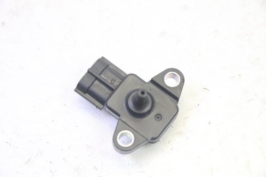 photo de SONDA DE PRESSÃO DE AR YAMAHA FZ6 N FAZER 600 (2004 - 2006) - Detalhe da peça
