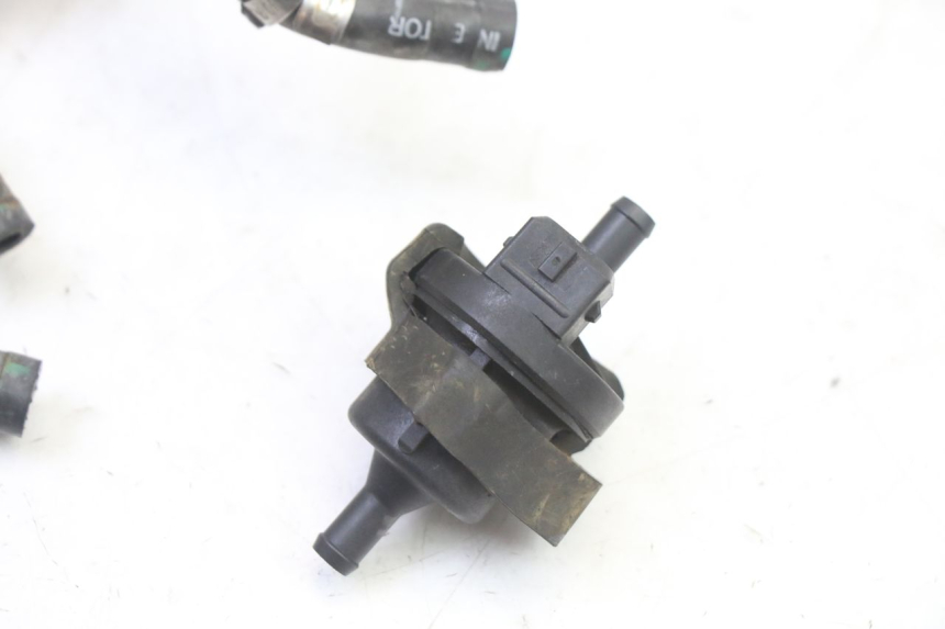 photo de SONDA DE PRESSÃO DE AR BMW G310 R 310 (2016 - 2020) - Zoom do estado de desgaste
