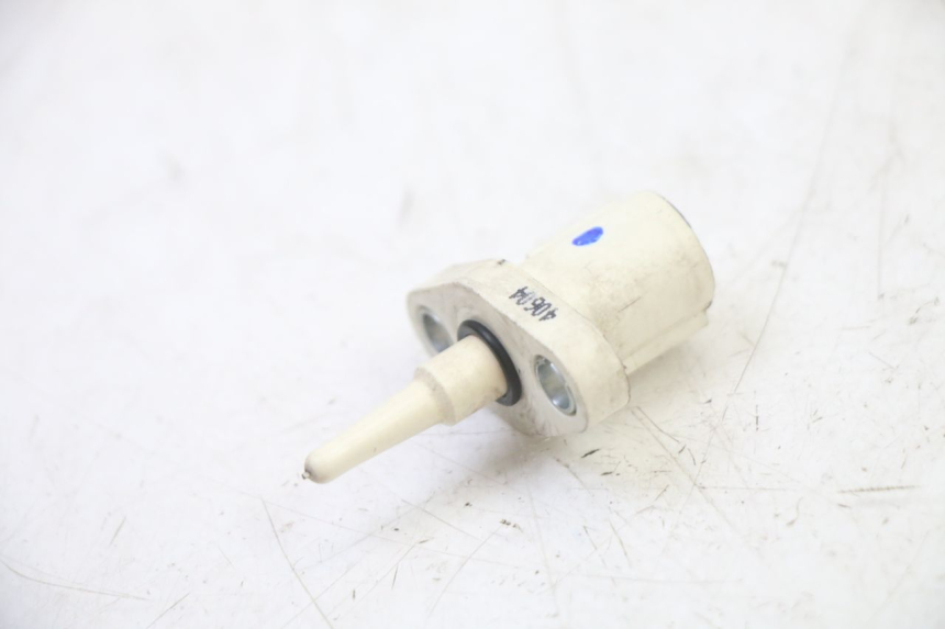 photo de SONDA DE PRESSÃO DE AR SUZUKI GSR 750 (2011 - 2017) - Zoom do estado de desgaste