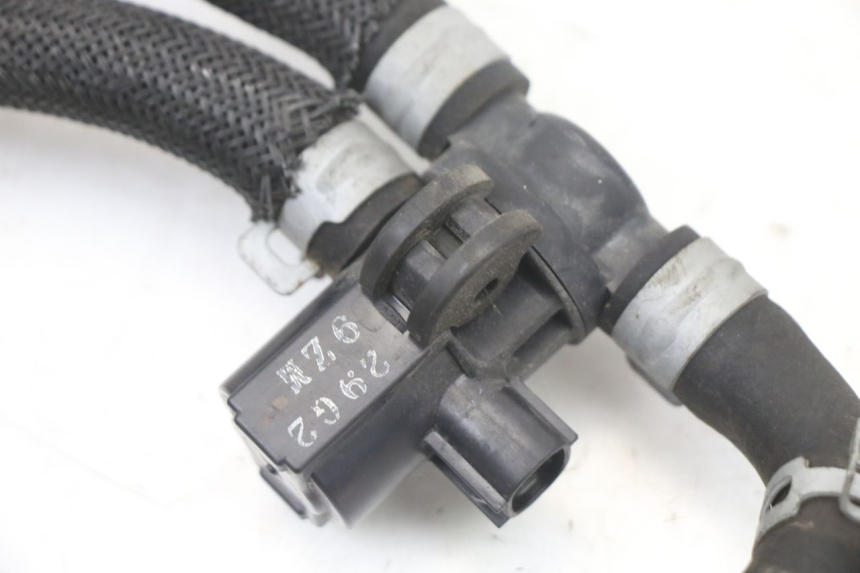 photo de SONDA DE PRESSÃO DE AR SUZUKI GSX F GSXF 650 (2007 - 2015) - Detalhe da peça