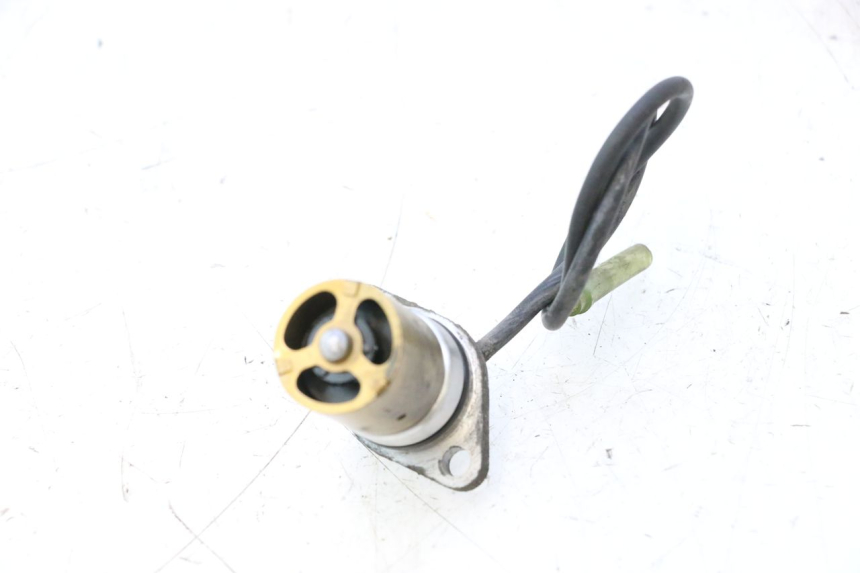 photo de SONDA DE PRESSÃO DE ÓLEO SUZUKI BURGMAN EXECUTIVE ABS 650 (2006 - 2012) - Zoom do estado de desgaste