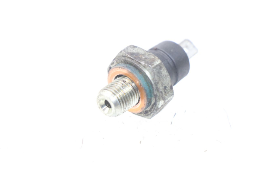 photo de SONDA DE PRESSÃO DE ÓLEO PIAGGIO CARNABY 125 (2007 - 2011) - Zoom do estado de desgaste