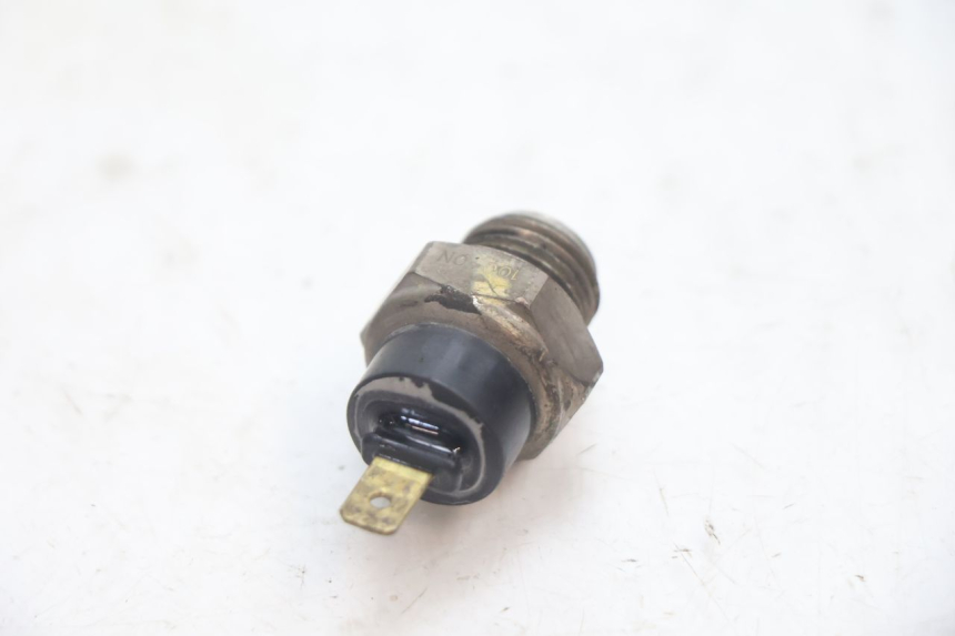 photo de SENSOR DE PRESSÃO DE ÓLEO HONDA CB F HORNET 600 (2005 - 2006) - Outro ângulo de visão