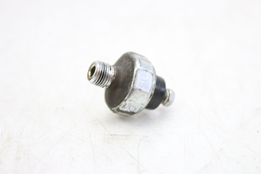 photo de SONDA DE PRESSÃO DE ÓLEO HONDA CBF 500 (2004 - 2007) - Zoom do estado de desgaste
