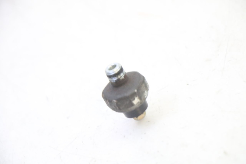 photo de SONDA DE PRESSÃO DE ÓLEO HONDA CBR RR FIREBLADE 900 (1992 - 1994) - Outro ângulo de visão