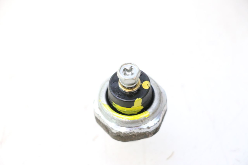 photo de SENSOR DE PRESSÃO DE ÓLEO HONDA FJS SILVER WING SILVERWING 400 (2005 - 2008) - Zoom do estado de desgaste
