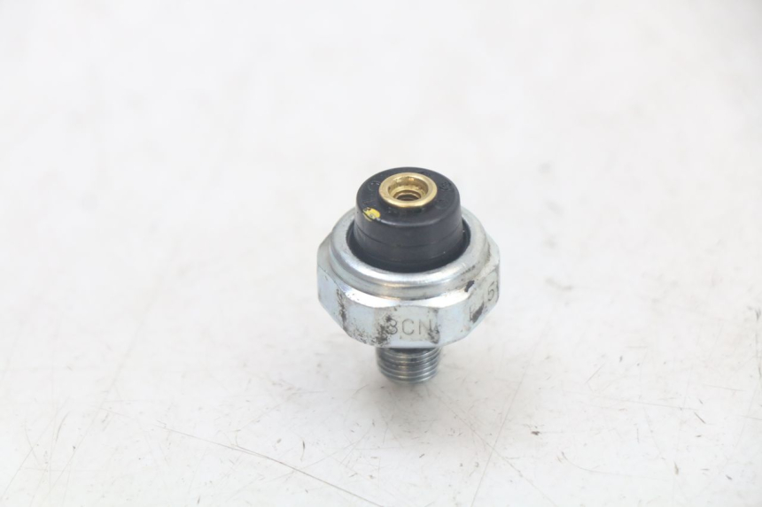 photo de SONDA DE PRESSÃO DE ÓLEO DO FREIO HONDA FJS SILVERWING SILVER WING 600 (2001 - 2010) - Detalhe da peça