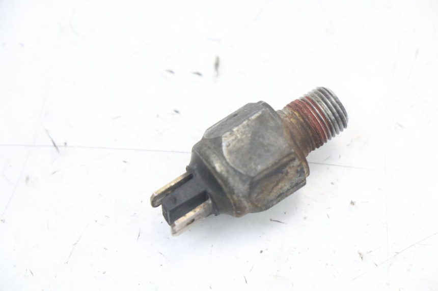 photo de SONDA DE PRESSÃO DE ÓLEO DO FREIO HARLEY DAVIDSON SPORTSTER XL CUSTOM 883 (1999 - 2006) - Detalhe da peça
