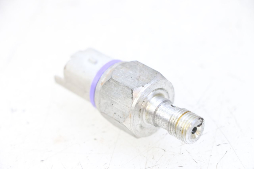 photo de SONDA DE PRESSÃO DE ÓLEO DO FREIO PIAGGIO IE MP3 YOURBAN 300 (2011 - 2016) - Detalhe da peça