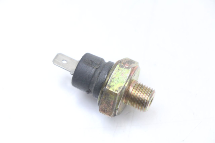 photo de SONDA DE PRESSÃO DE ÓLEO DO FREIO RENAULT KOURANOS 125 (2001 - 2004) - Zoom do estado de desgaste