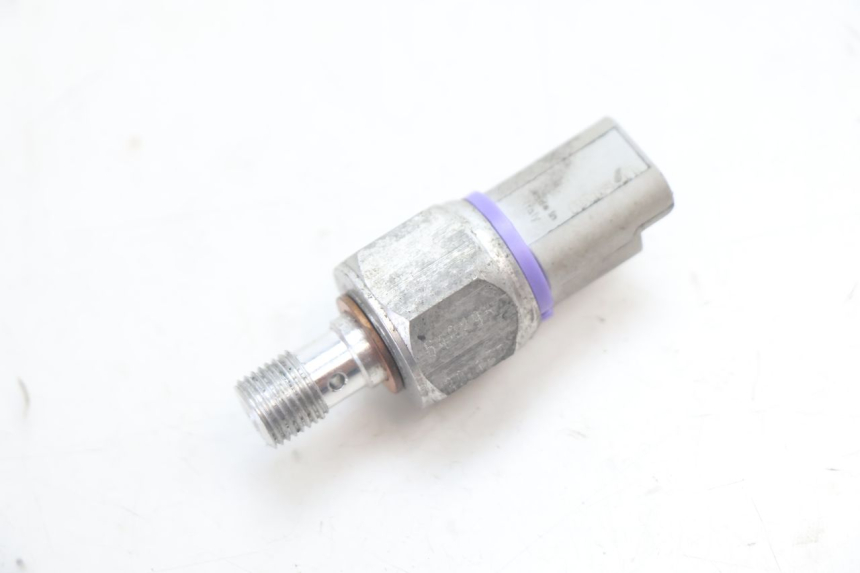 photo de SENSOR DE PRESSÃO DE ÓLEO DE FREIO PIAGGIO MP3 HPE 530 (2022 - 2026) - Detalhe da peça