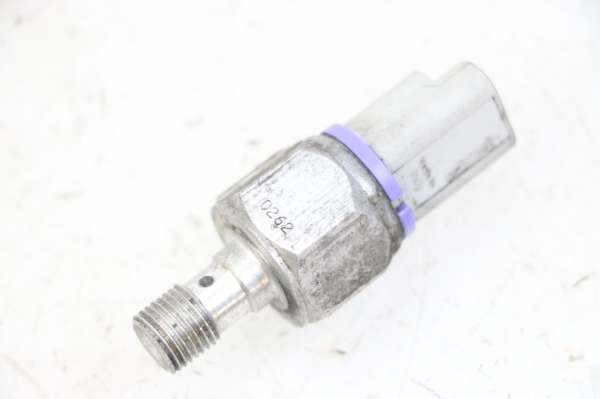 photo de SONDA DE PRESSÃO DE ÓLEO DO FREIO PIAGGIO MP3 LT 300 (2010 - 2016) - Outro ângulo de visão