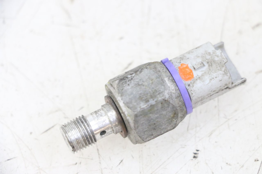 photo de SONDA DE PRESSÃO DE ÓLEO DO FREIO PIAGGIO MP3 LT 300 (2010 - 2016) - Outro ângulo de visão