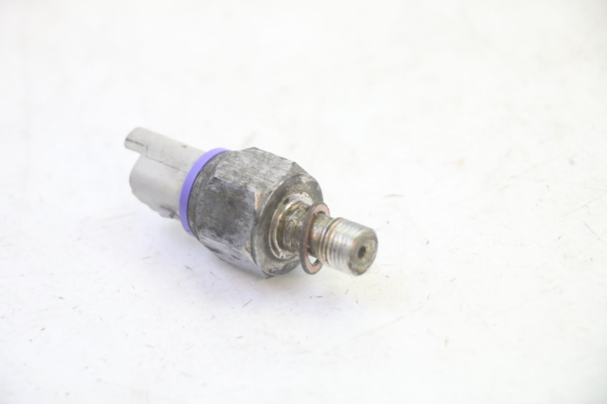 photo de SONDA DE PRESSÃO DE ÓLEO DO FREIO PIAGGIO MP3 LT 300 (2010 - 2016) - Zoom do estado de desgaste