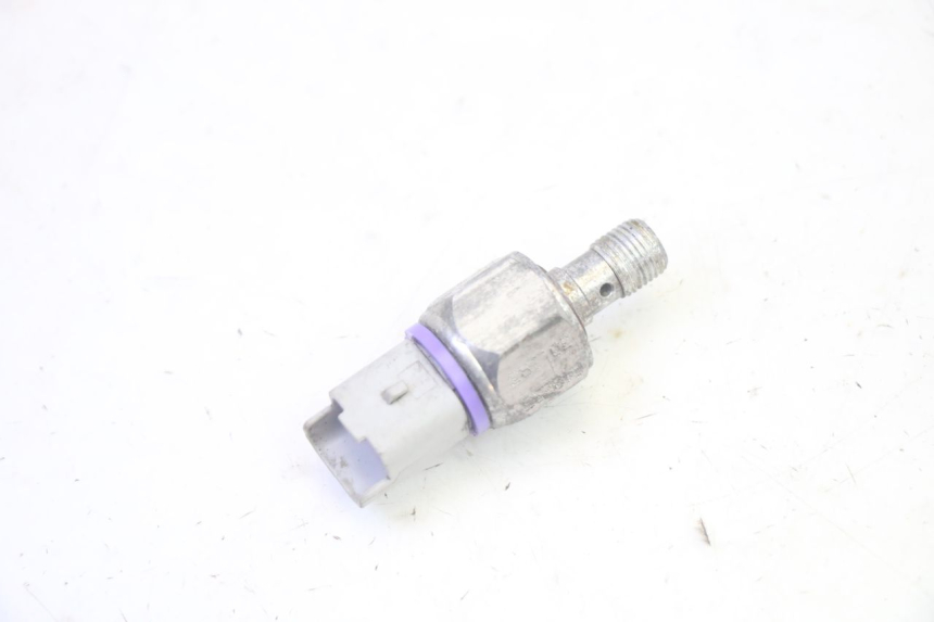 photo de SONDA DE PRESSÃO DE ÓLEO DO FREIO PIAGGIO MP3 LT 400 (2007 - 2012) - Zoom do estado de desgaste