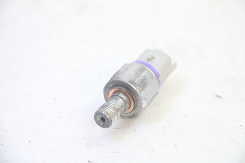 photo de SONDA DE PRESSÃO DE ÓLEO DO FREIO PIAGGIO MP3 LT 400 (2007 - 2012) - Outro ângulo de visão