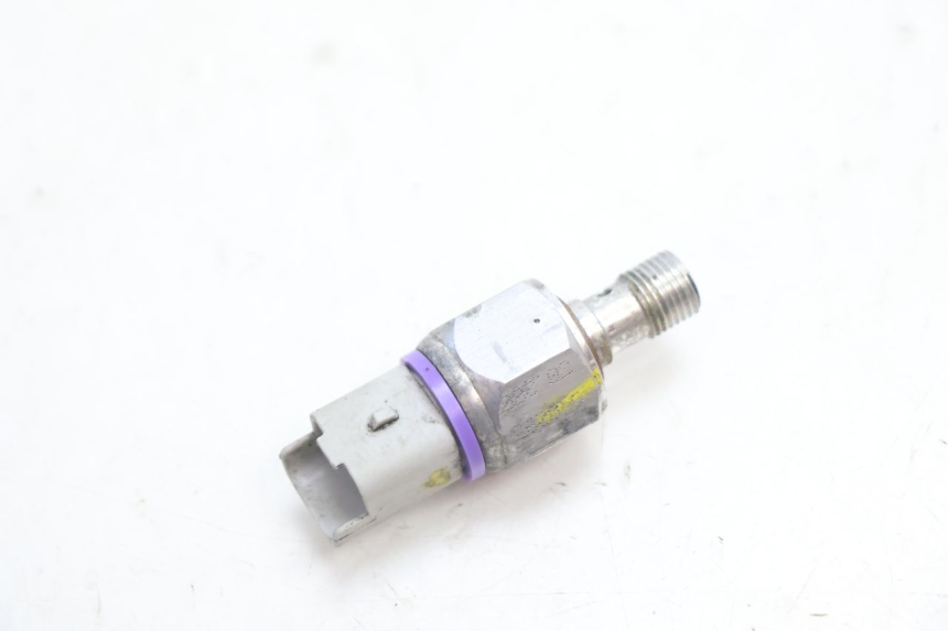 photo de SONDA DE PRESSÃO DE ÓLEO DO FREIO PIAGGIO MP3 LT 300 (2010 - 2016) - Zoom do estado de desgaste