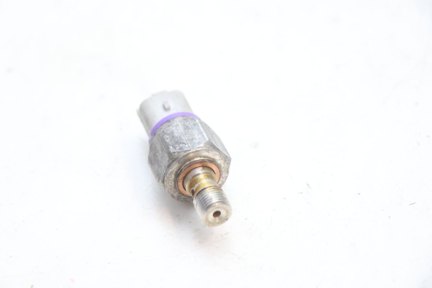 photo de SONDA DE PRESSÃO DE ÓLEO DO FREIO PIAGGIO MP3 LT 400 (2007 - 2012) - Zoom do estado de desgaste
